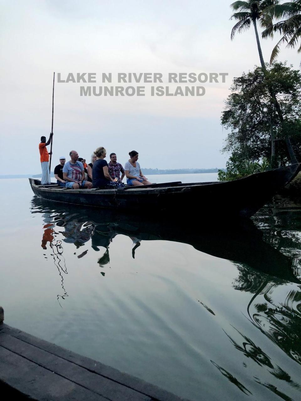 Lake N River Resort Munroe Island Mundrothuruth Exterior photo